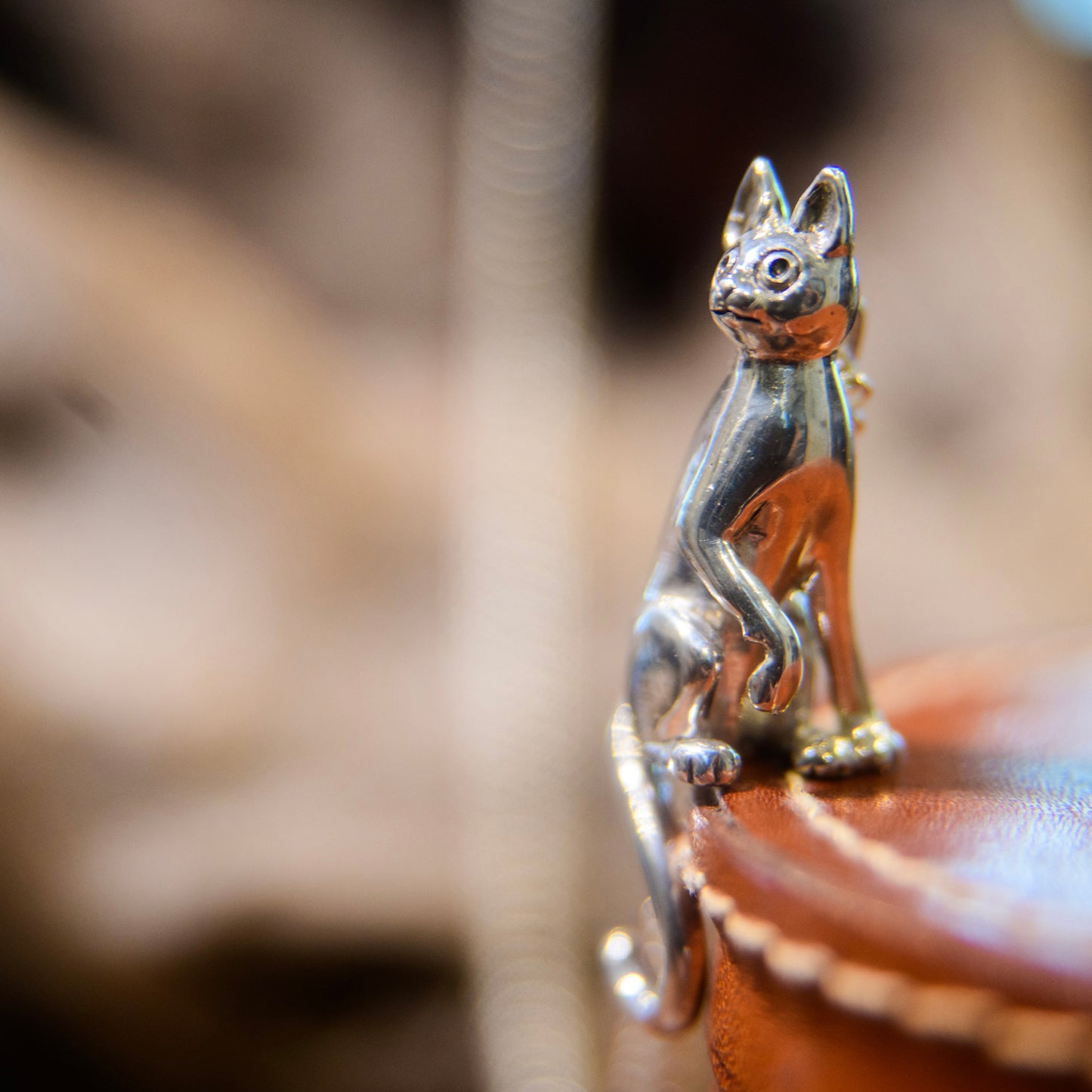 Iconic FLOW Cat Necklace