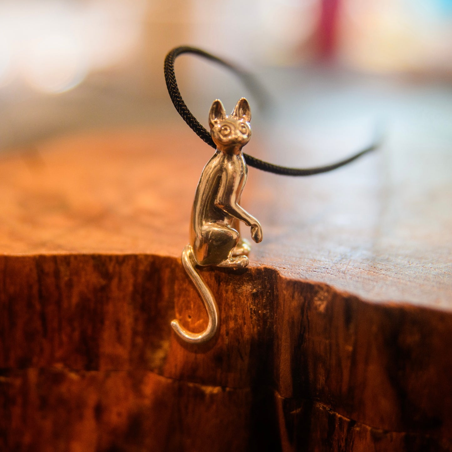 Iconic FLOW Cat Necklace
